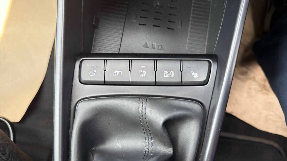 Hyundai BAYON 1.0 TGDi 48V MHEV Premium 5dr Petrol Hatchback - Image 30