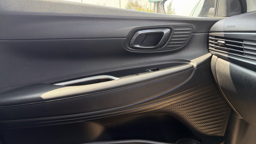 Hyundai BAYON 1.0 TGDi 48V MHEV Premium 5dr Petrol Hatchback - Image 35