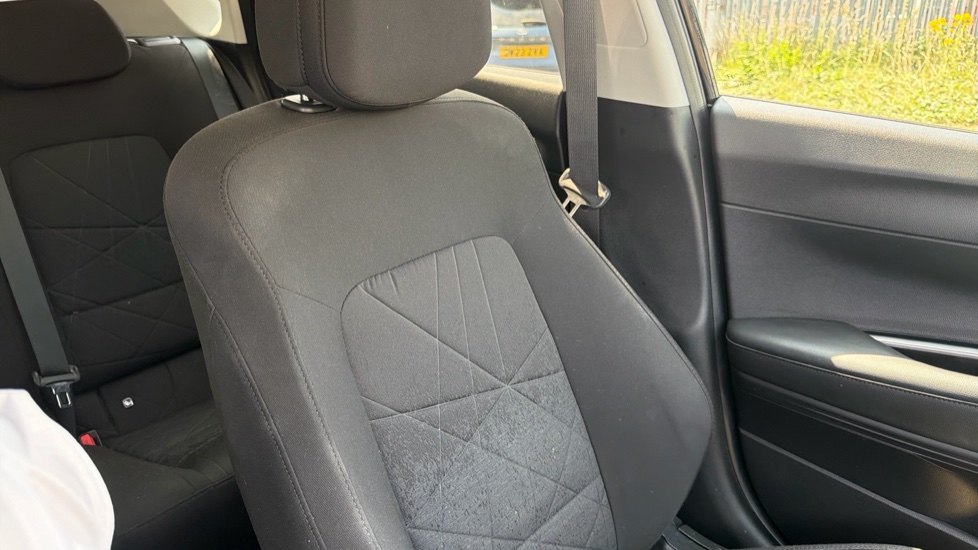 Hyundai BAYON 1.0 TGDi 48V MHEV Premium 5dr Petrol Hatchback - Image 40