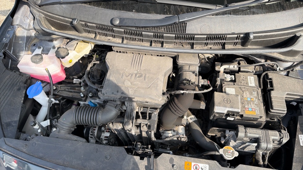 Hyundai i10 1.0 Advance 5dr Auto Petrol Hatchback - Image 8