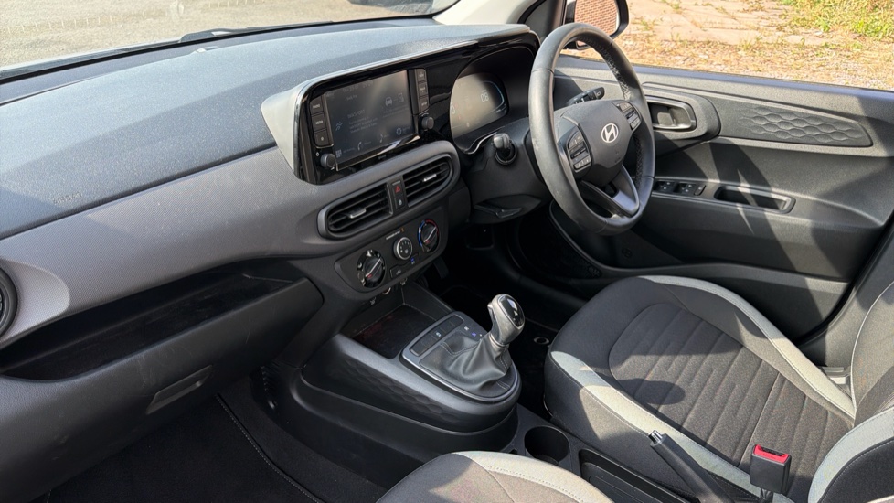 Hyundai i10 1.0 Advance 5dr Auto Petrol Hatchback - Image 9