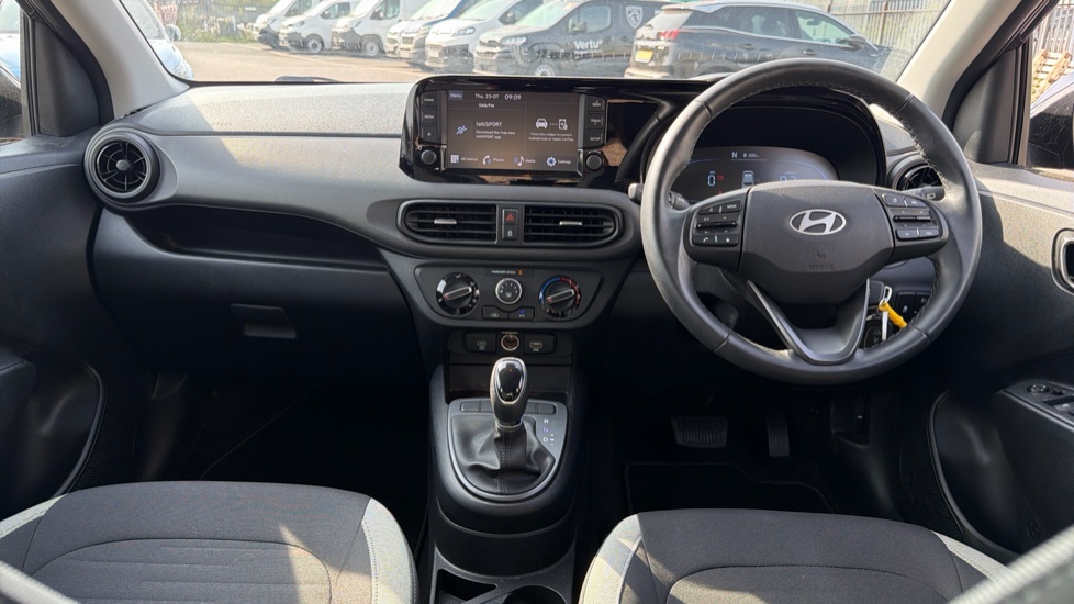 Hyundai i10 1.0 Advance 5dr Auto Petrol Hatchback - Image 10