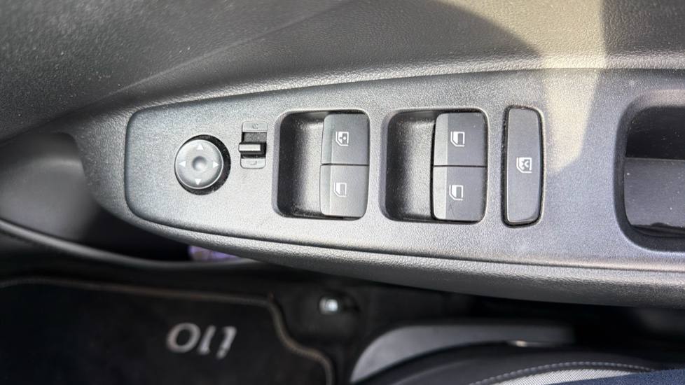Hyundai i10 1.0 Advance 5dr Auto Petrol Hatchback - Image 26