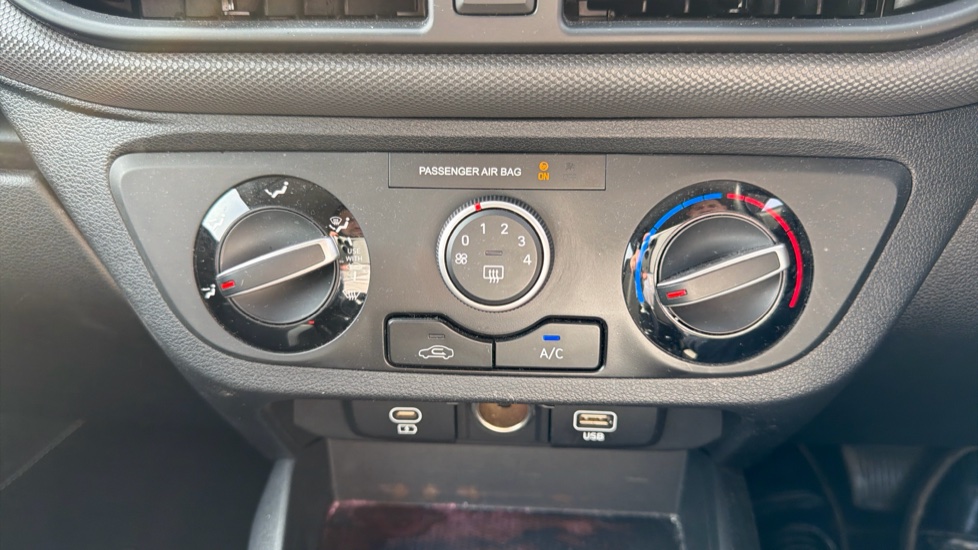Hyundai i10 1.0 Advance 5dr Auto Petrol Hatchback - Image 27