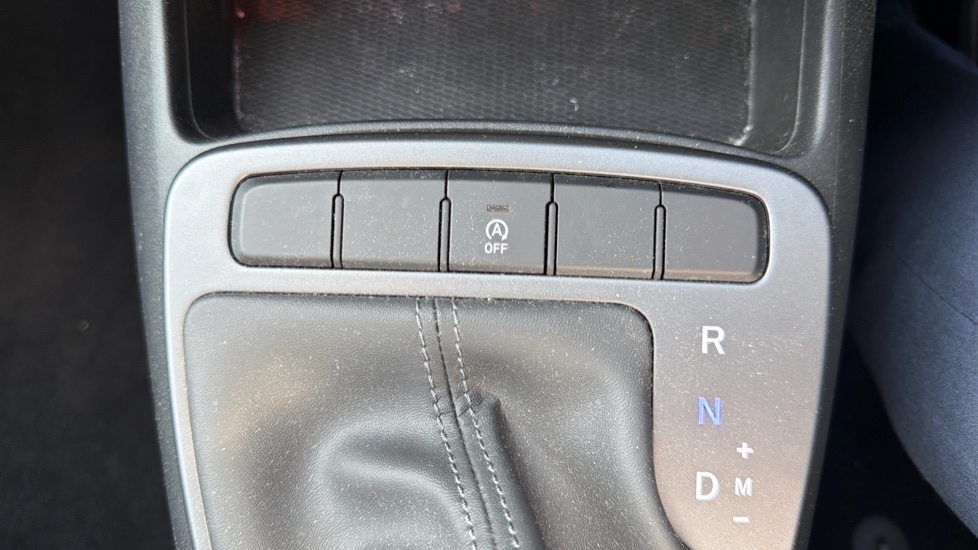 Hyundai i10 1.0 Advance 5dr Auto Petrol Hatchback - Image 29