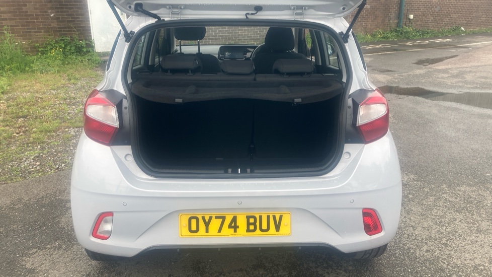 Hyundai i10 1.0 [63] Advance 5dr [Nav] Petrol Hatchback - Image 4