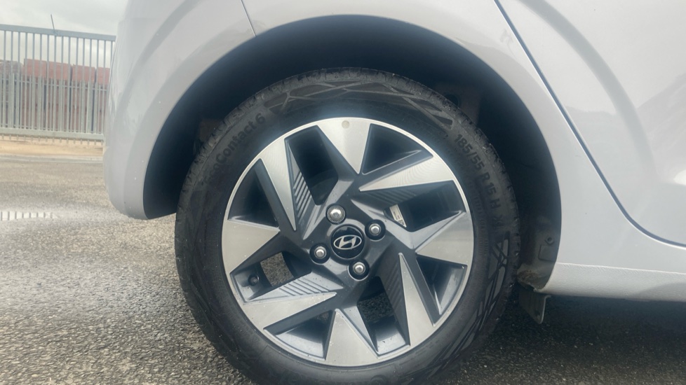 Hyundai i10 1.0 [63] Advance 5dr [Nav] Petrol Hatchback - Image 7
