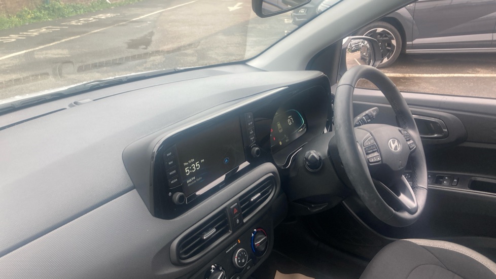 Hyundai i10 1.0 [63] Advance 5dr [Nav] Petrol Hatchback - Image 9