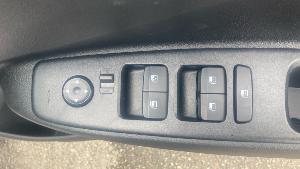Hyundai i10 1.0 [63] Advance 5dr [Nav] Petrol Hatchback - Image 25