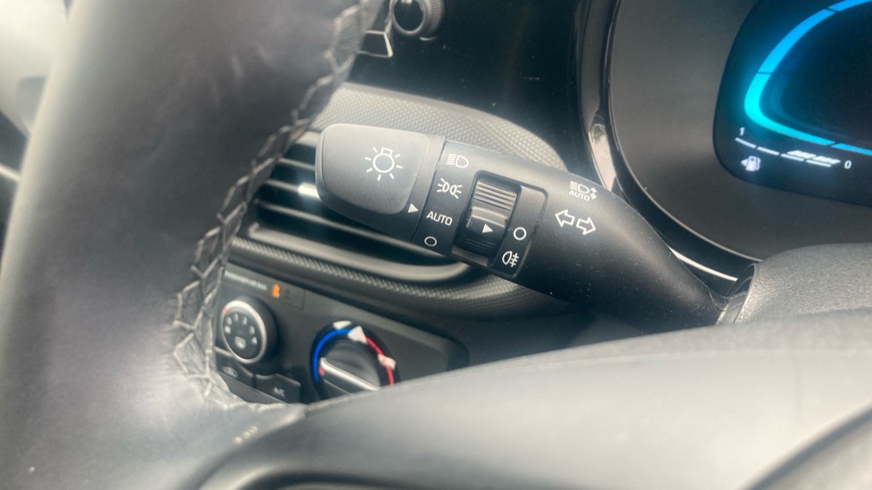 Hyundai i10 1.0 [63] Advance 5dr [Nav] Petrol Hatchback - Image 27