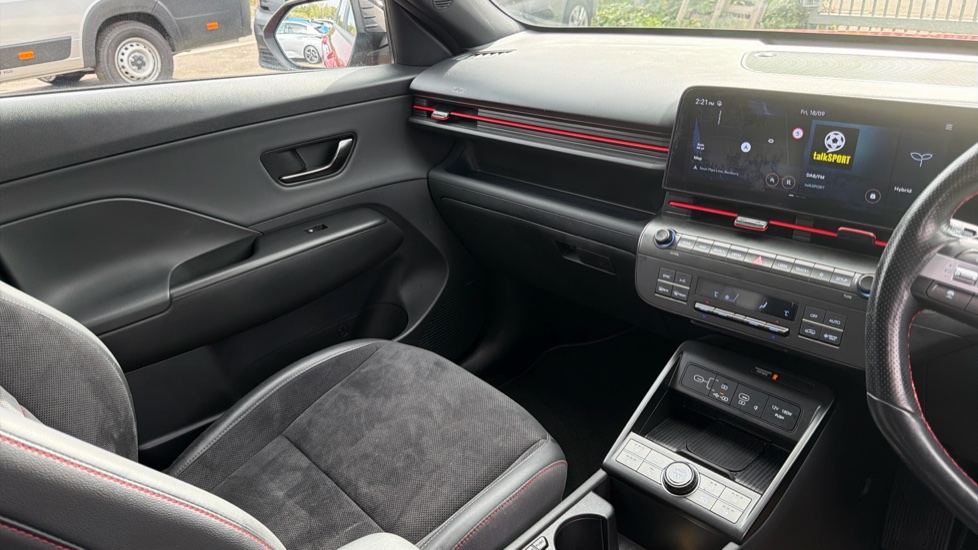 Hyundai KONA 1.6 Hybrid 129 N Line S 5dr DCT Hybrid Hatchback - Image 14