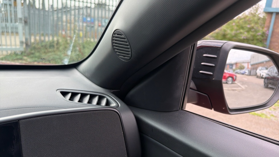 Hyundai KONA 1.6 Hybrid 129 N Line S 5dr DCT Hybrid Hatchback - Image 28