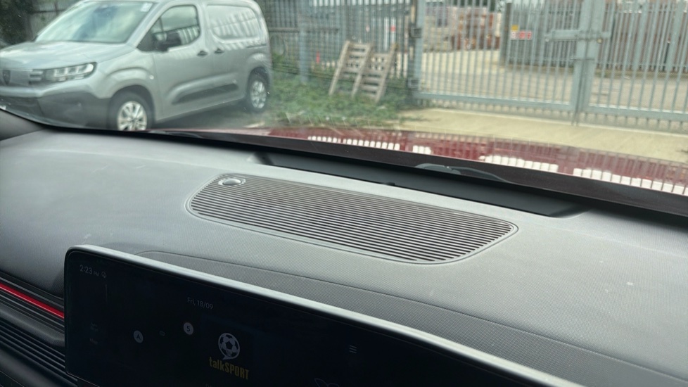 Hyundai KONA 1.6 Hybrid 129 N Line S 5dr DCT Hybrid Hatchback - Image 29
