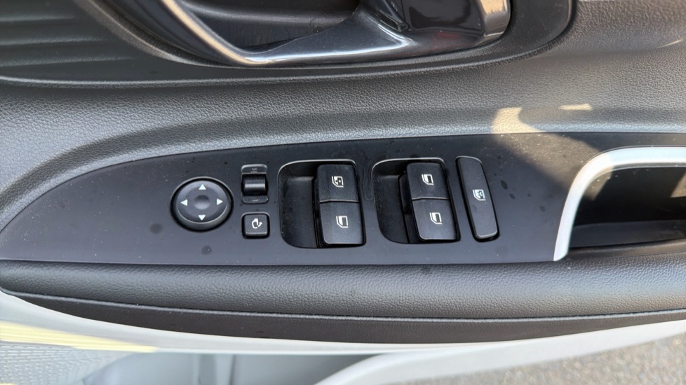 Hyundai i20 1.0T GDi Ultimate 5dr Petrol Hatchback - Image 26