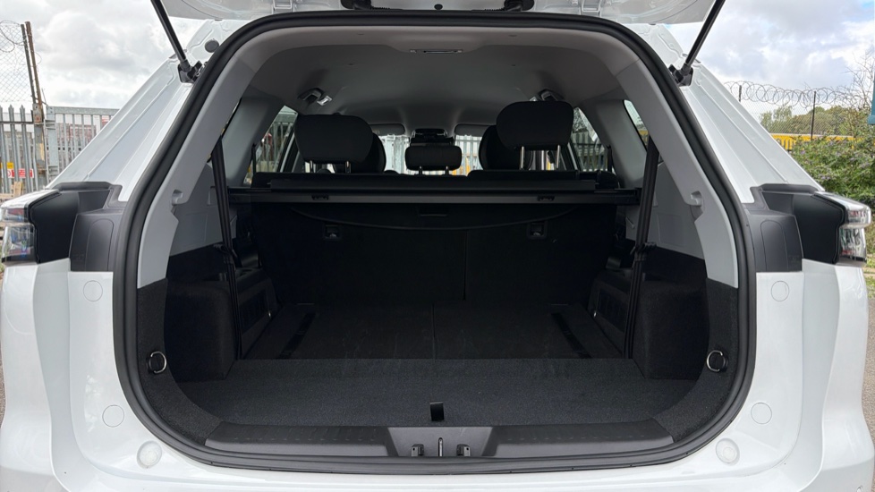Chery Tiggo 8 1.6T Aspire 5dr DCT Petrol Estate - Image 4