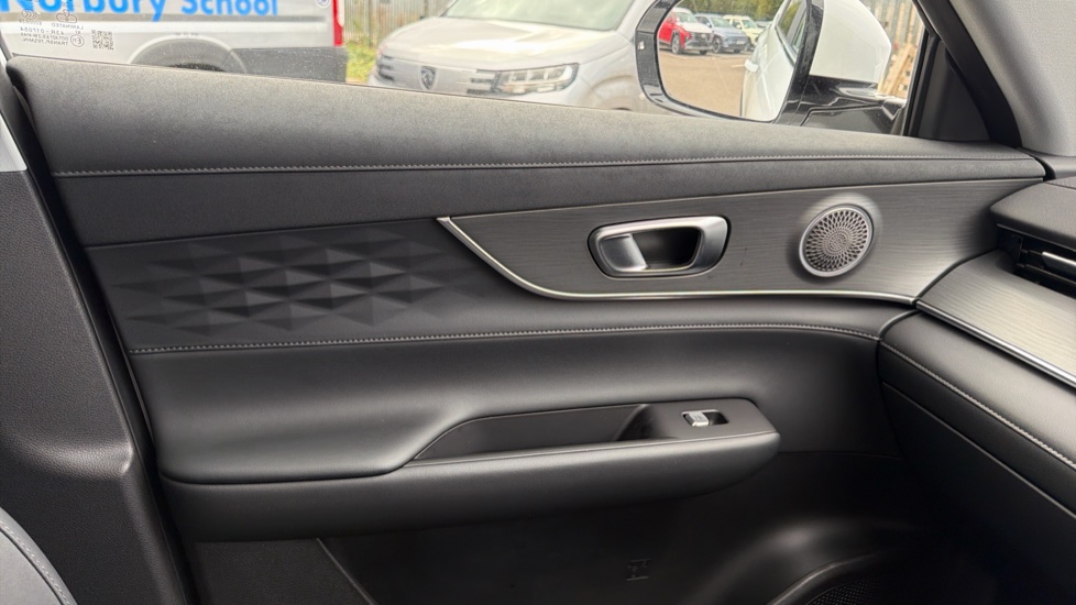 Chery Tiggo 8 1.6T Aspire 5dr DCT Petrol Estate - Image 36