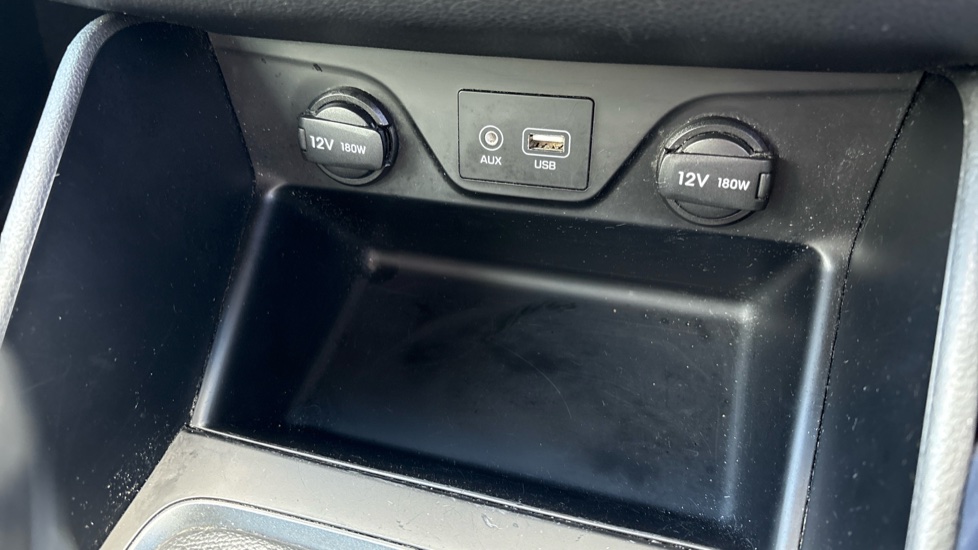 Hyundai TUCSON 1.6 GDi SE Nav 5dr 2WD Petrol Estate - Image 29