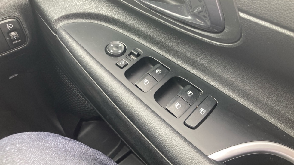 Hyundai BAYON 1.0 TGDi 48V MHEV Premium 5dr DCT Petrol Hatchback - Image 26