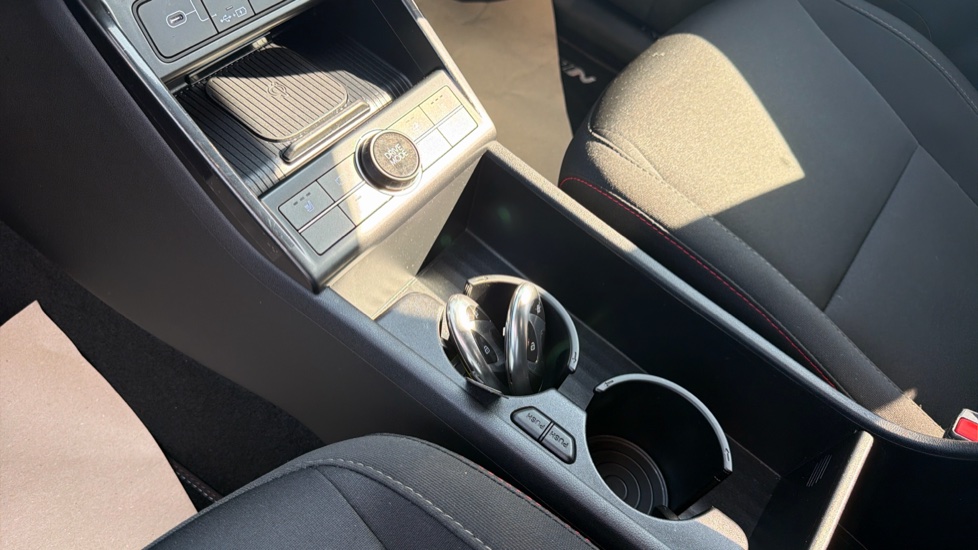 Hyundai KONA 1.6 GDi Hybrid N Line 5dr DCT Hybrid Hatchback - Image 13