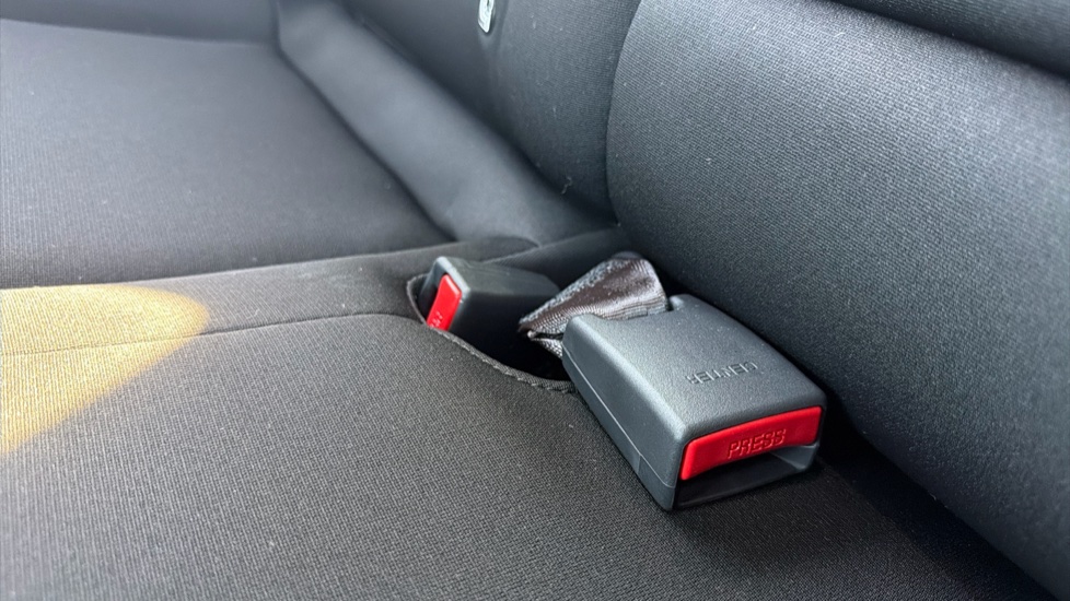 Hyundai KONA 1.6 GDi Hybrid N Line 5dr DCT Hybrid Hatchback - Image 17