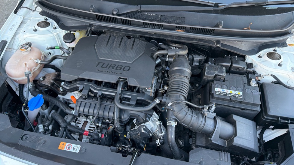 Hyundai BAYON 1.0 TGDi 48V MHEV Ultimate 5dr DCT Petrol Hatchback - Image 8