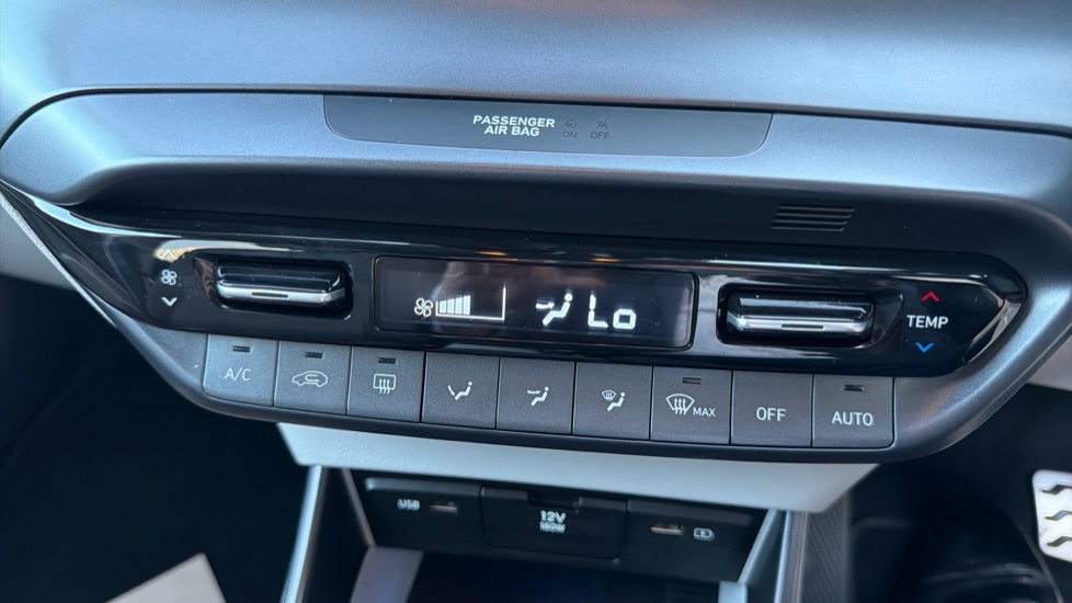 Hyundai BAYON 1.0 TGDi 48V MHEV Ultimate 5dr DCT Petrol Hatchback - Image 28