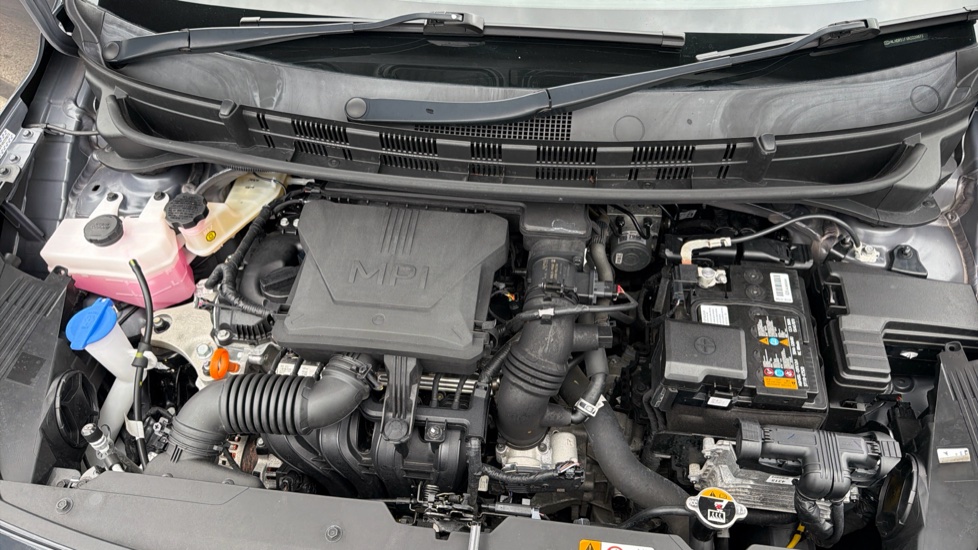Hyundai i10 1.2 MPi Premium 5dr Auto Petrol Hatchback - Image 8