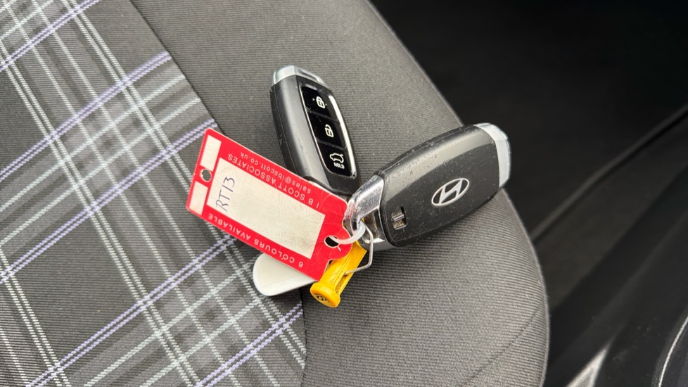 Hyundai i10 1.2 MPi Premium 5dr Auto Petrol Hatchback - Image 20