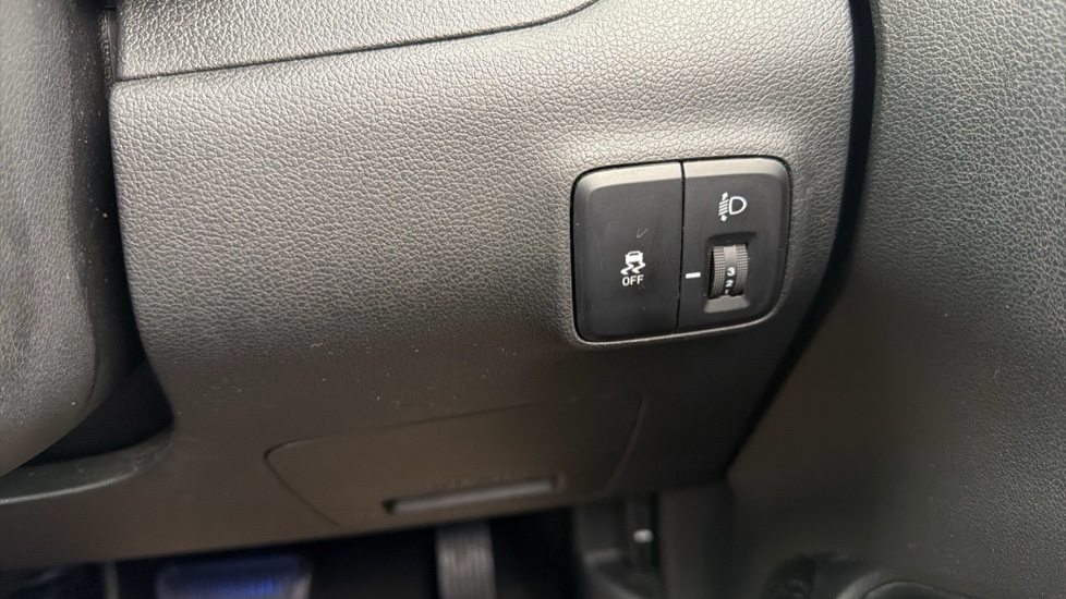 Hyundai i10 1.2 MPi Premium 5dr Auto Petrol Hatchback - Image 25