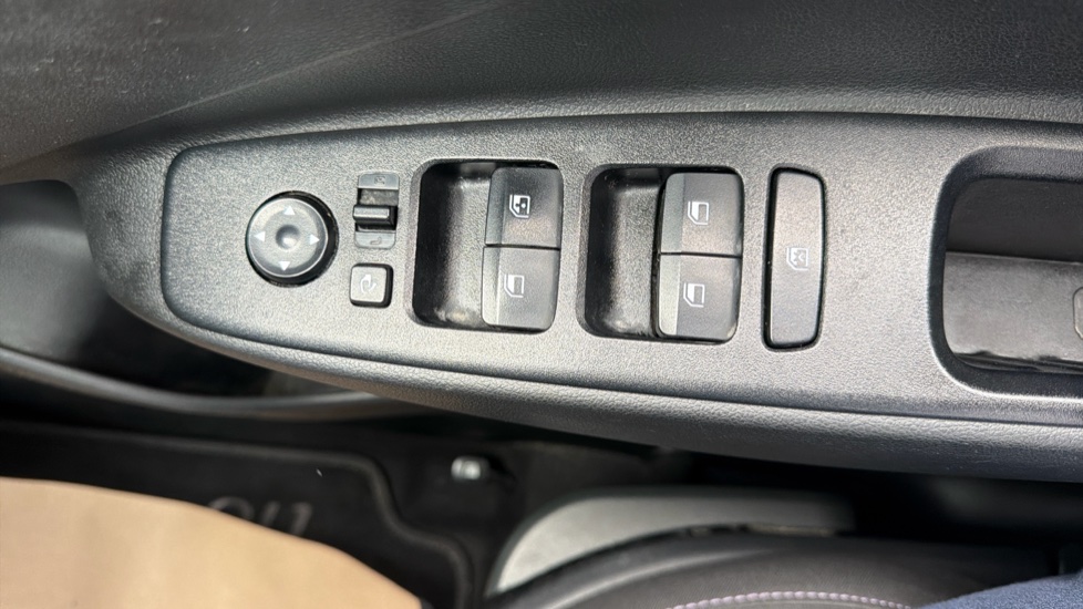 Hyundai i10 1.2 MPi Premium 5dr Auto Petrol Hatchback - Image 26