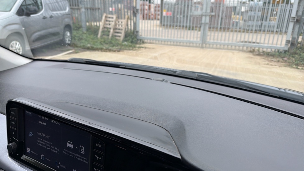 Hyundai i10 1.2 MPi Premium 5dr Auto Petrol Hatchback - Image 28