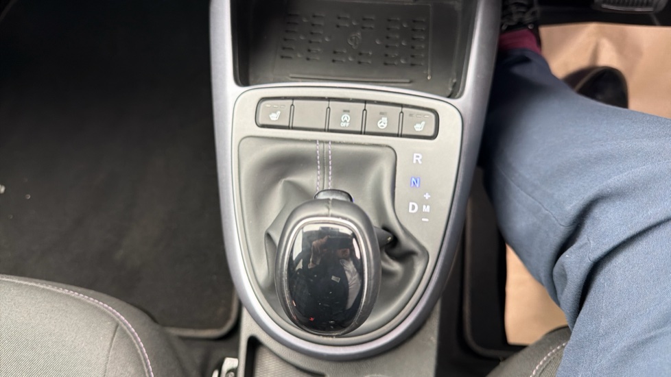 Hyundai i10 1.2 MPi Premium 5dr Auto Petrol Hatchback - Image 35