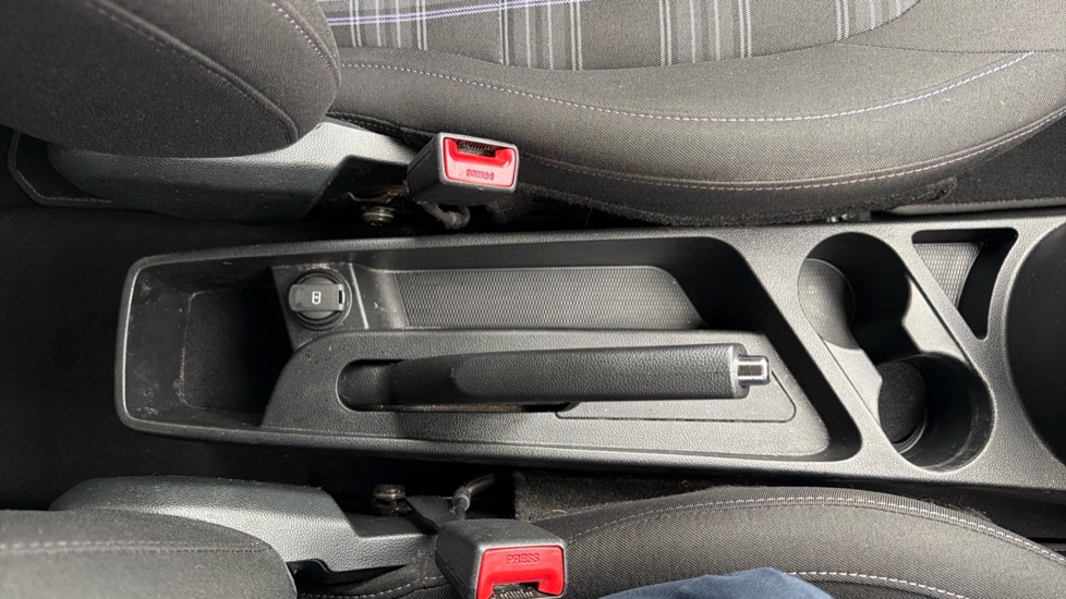 Hyundai i10 1.2 MPi Premium 5dr Auto Petrol Hatchback - Image 43