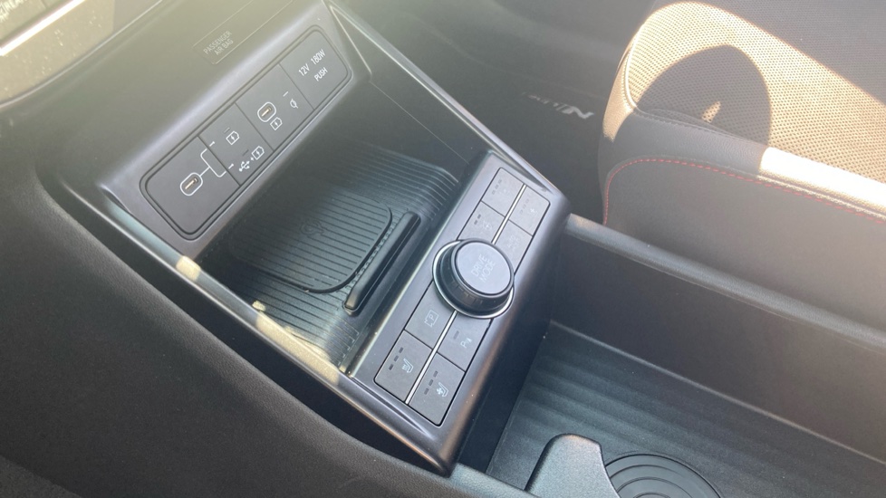 Hyundai KONA 1.6 GDi Hybrid N Line S 5dr DCT Hybrid Hatchback - Image 13