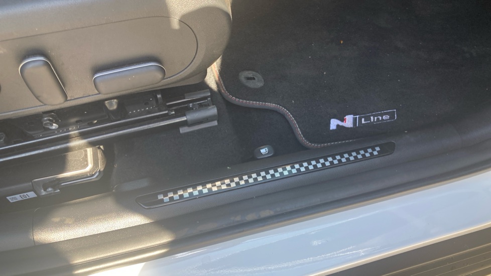 Hyundai KONA 1.6 GDi Hybrid N Line S 5dr DCT Hybrid Hatchback - Image 36