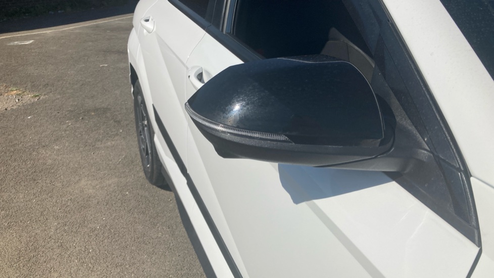 Hyundai KONA 1.6 GDi Hybrid N Line S 5dr DCT Hybrid Hatchback - Image 41