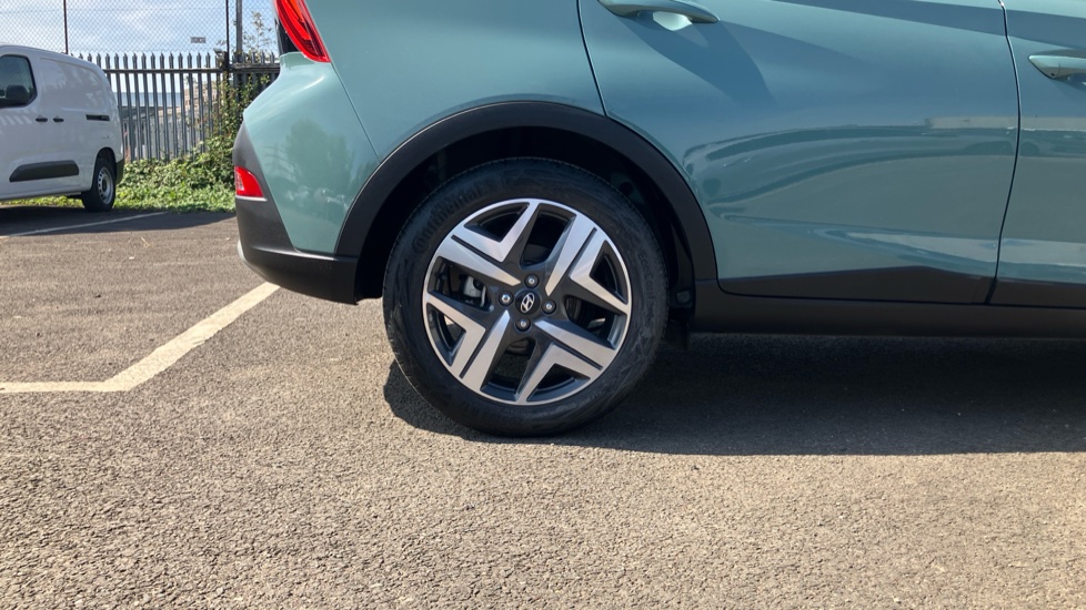 Hyundai BAYON 1.0 TGDi 48V MHEV Premium 5dr DCT Petrol Hatchback - Image 7