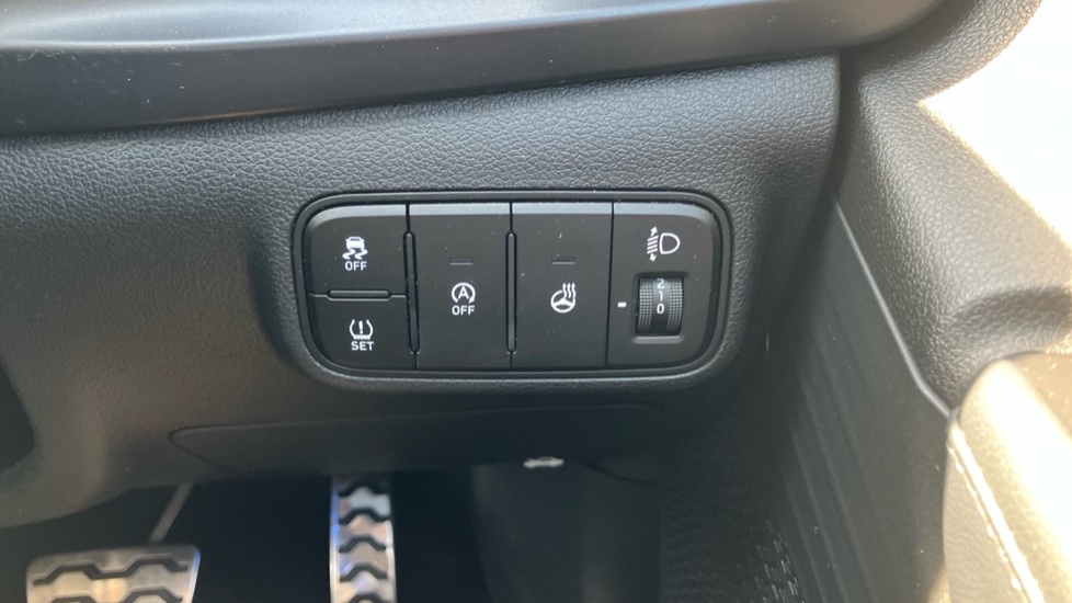 Hyundai BAYON 1.0 TGDi 48V MHEV Premium 5dr DCT Petrol Hatchback - Image 37