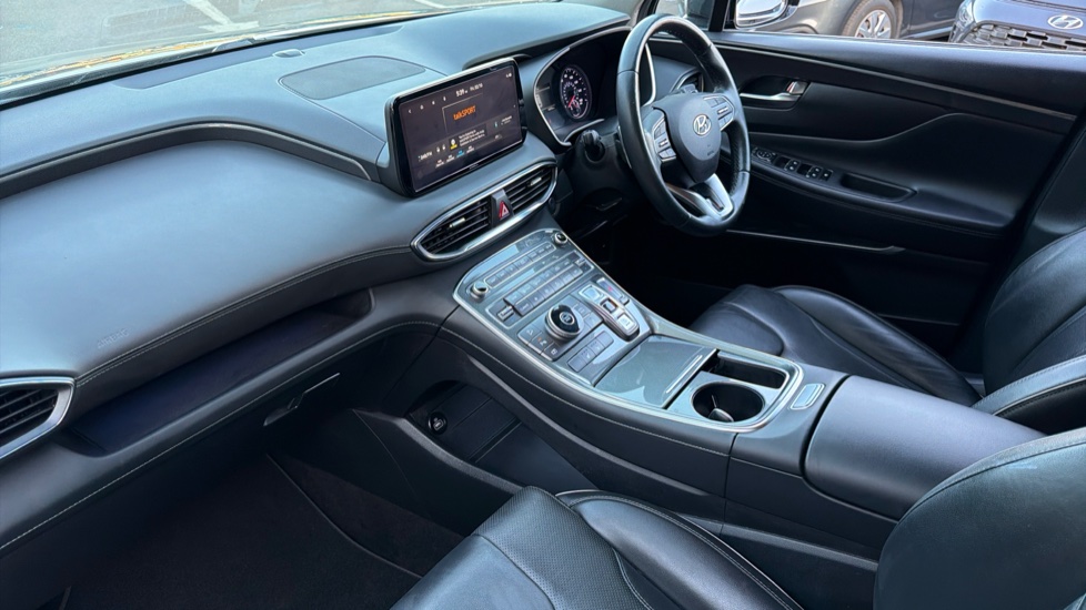 Hyundai SANTA FE 1.6 TGDi Hybrid Premium 5dr Auto Hybrid Estate - Image 9