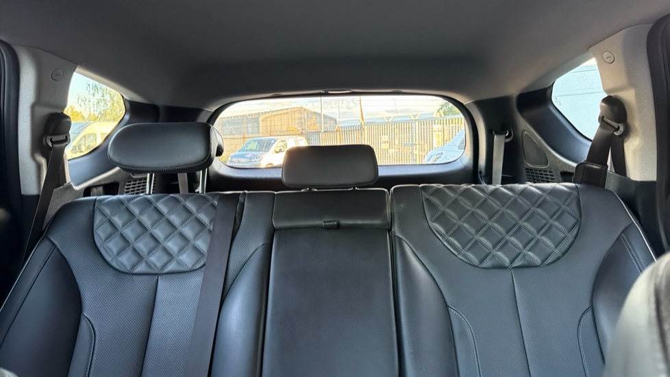 Hyundai SANTA FE 1.6 TGDi Hybrid Premium 5dr Auto Hybrid Estate - Image 15