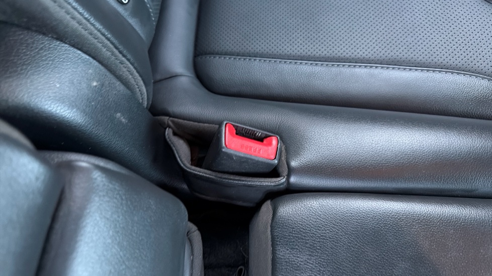 Hyundai SANTA FE 1.6 TGDi Hybrid Premium 5dr Auto Hybrid Estate - Image 17