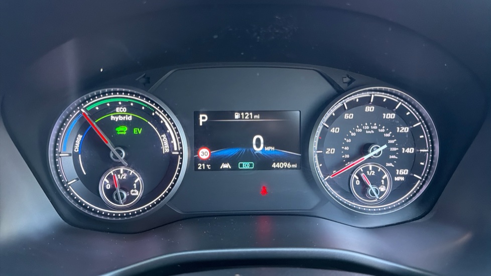 Hyundai SANTA FE 1.6 TGDi Hybrid Premium 5dr Auto Hybrid Estate - Image 18