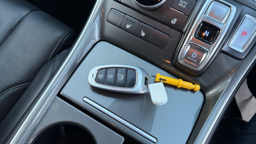 Hyundai SANTA FE 1.6 TGDi Hybrid Premium 5dr Auto Hybrid Estate - Image 20