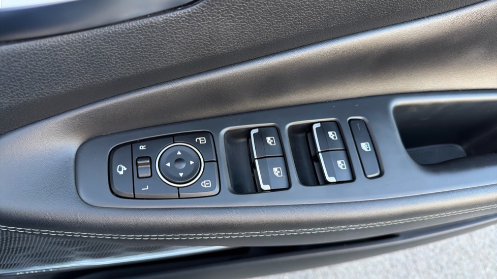 Hyundai SANTA FE 1.6 TGDi Hybrid Premium 5dr Auto Hybrid Estate - Image 26