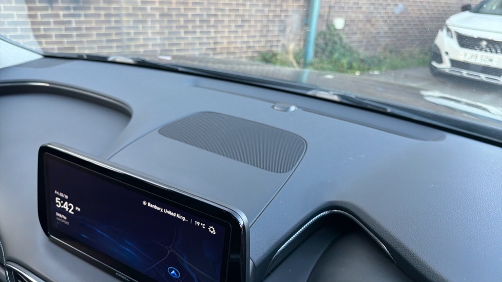 Hyundai SANTA FE 1.6 TGDi Hybrid Premium 5dr Auto Hybrid Estate - Image 33