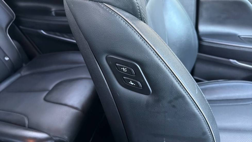 Hyundai SANTA FE 1.6 TGDi Hybrid Premium 5dr Auto Hybrid Estate - Image 38