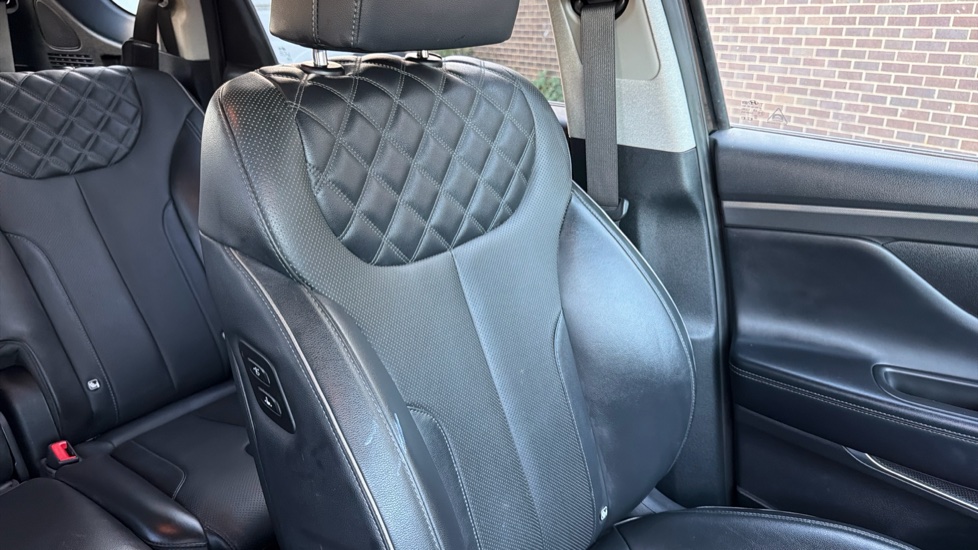 Hyundai SANTA FE 1.6 TGDi Hybrid Premium 5dr Auto Hybrid Estate - Image 39