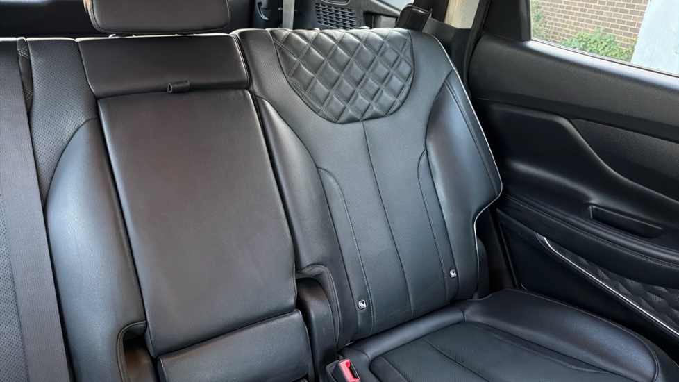 Hyundai SANTA FE 1.6 TGDi Hybrid Premium 5dr Auto Hybrid Estate - Image 40