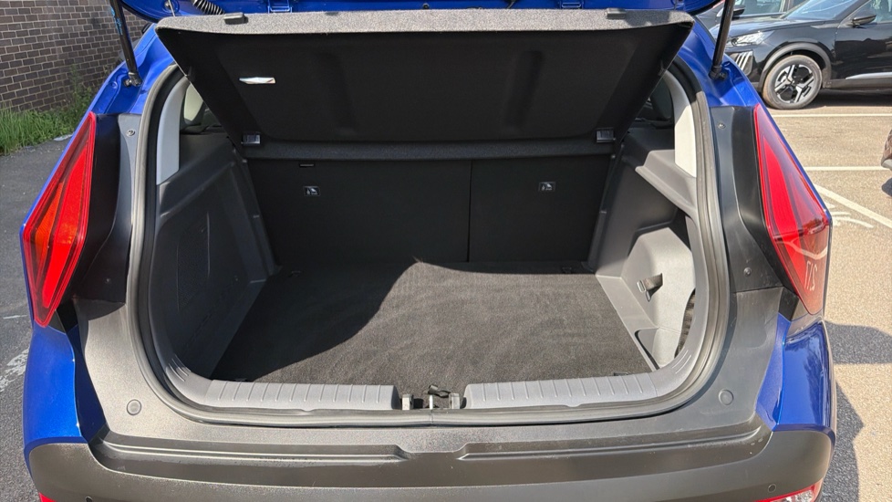 Hyundai BAYON 1.0 TGDi 48V MHEV Ultimate 5dr Petrol Hatchback - Image 4