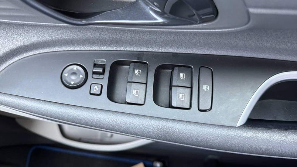Hyundai BAYON 1.0 TGDi 48V MHEV Ultimate 5dr Petrol Hatchback - Image 26